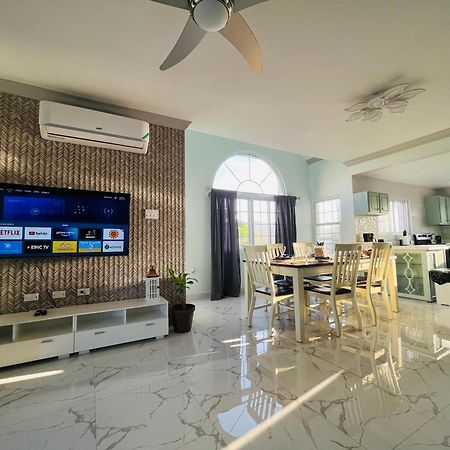 Luxury Apartments And Rooms,The Lagoons Монтего Бей Екстериор снимка