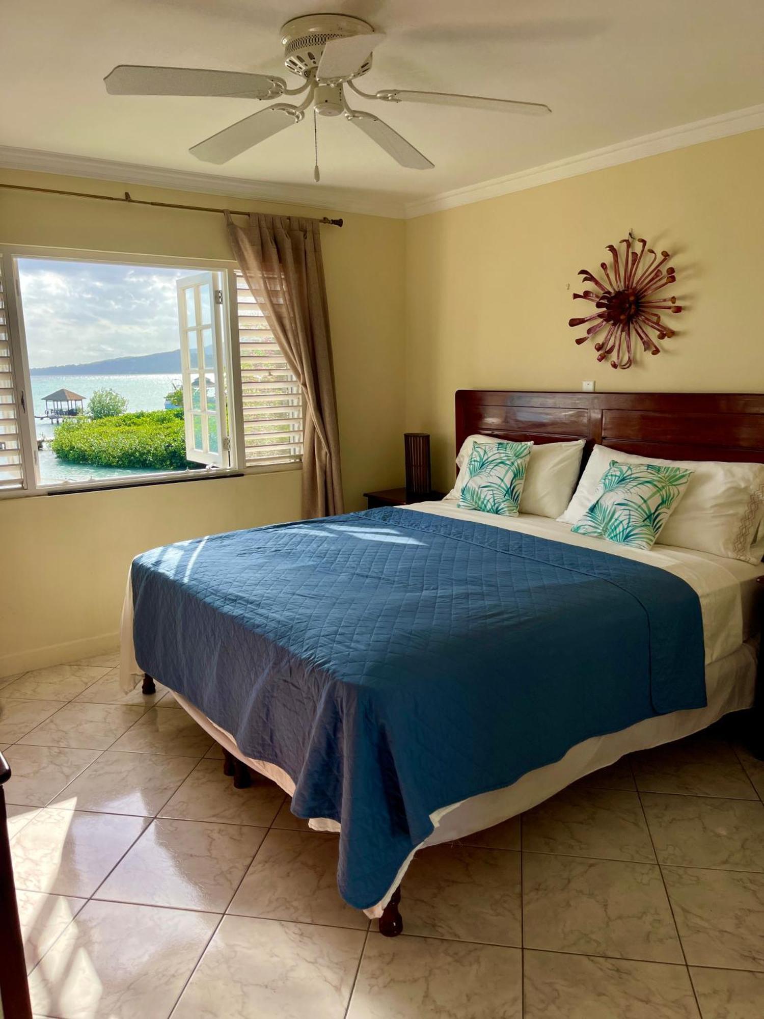 Luxury Apartments And Rooms,The Lagoons Монтего Бей Екстериор снимка