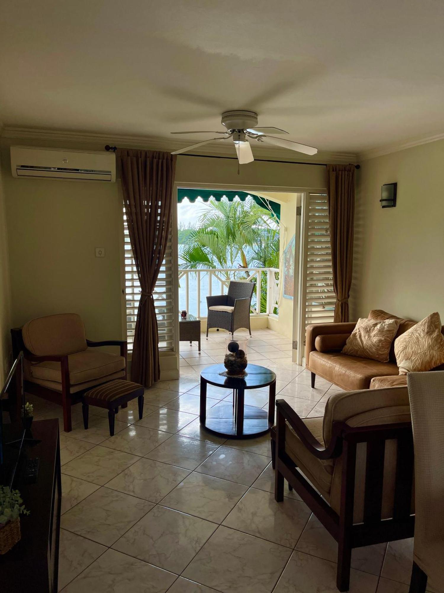 Luxury Apartments And Rooms,The Lagoons Монтего Бей Екстериор снимка