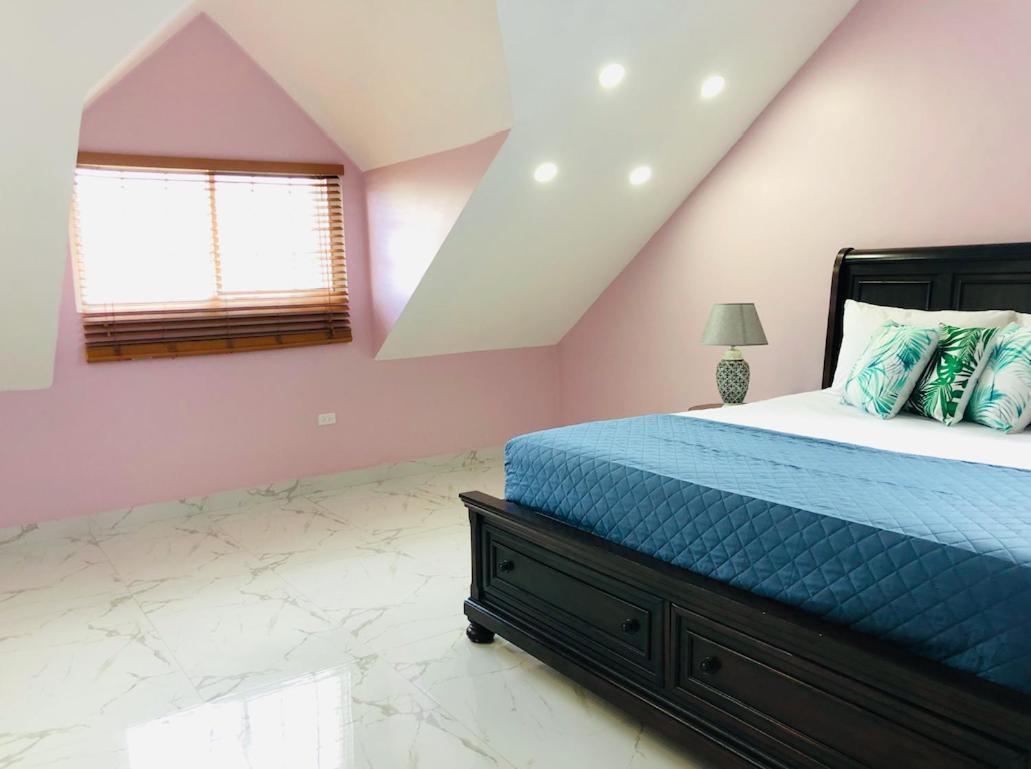 Luxury Apartments And Rooms,The Lagoons Монтего Бей Екстериор снимка